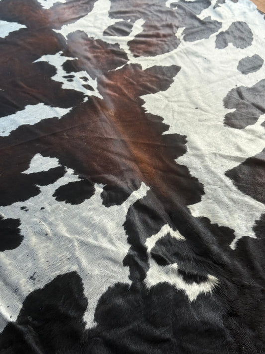003 cowhide rug