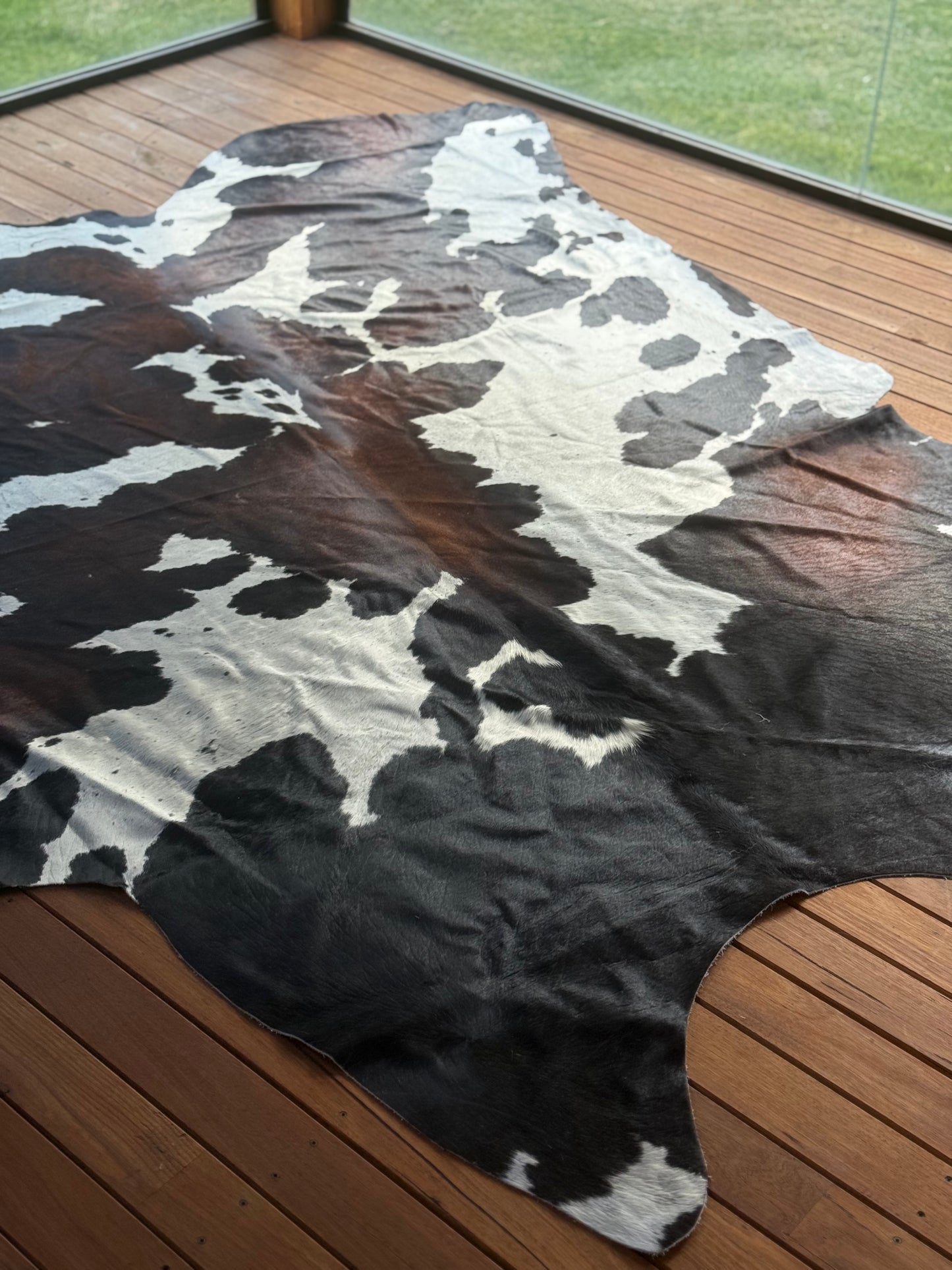 003 cowhide rug